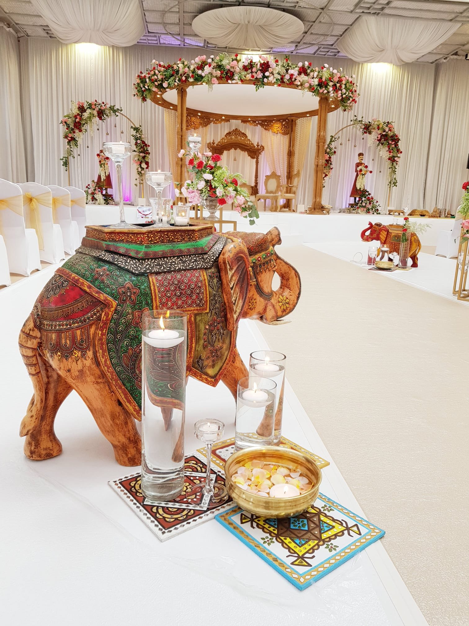 elephant-statue-asian-wedding-aisleway